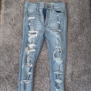 6 Short Ripped AE Jeans